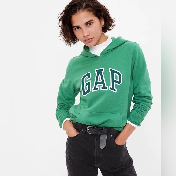 GAP Women’s Arch Logo Hoodie - Picture 1 of 4